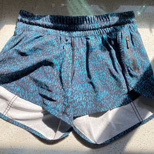 Lululemon Tracker 4 inch Shorts